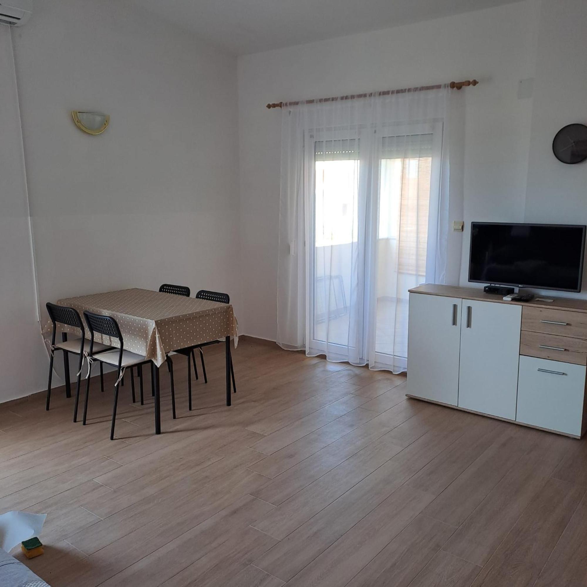 Apartments Cecilija Povljana Esterno foto
